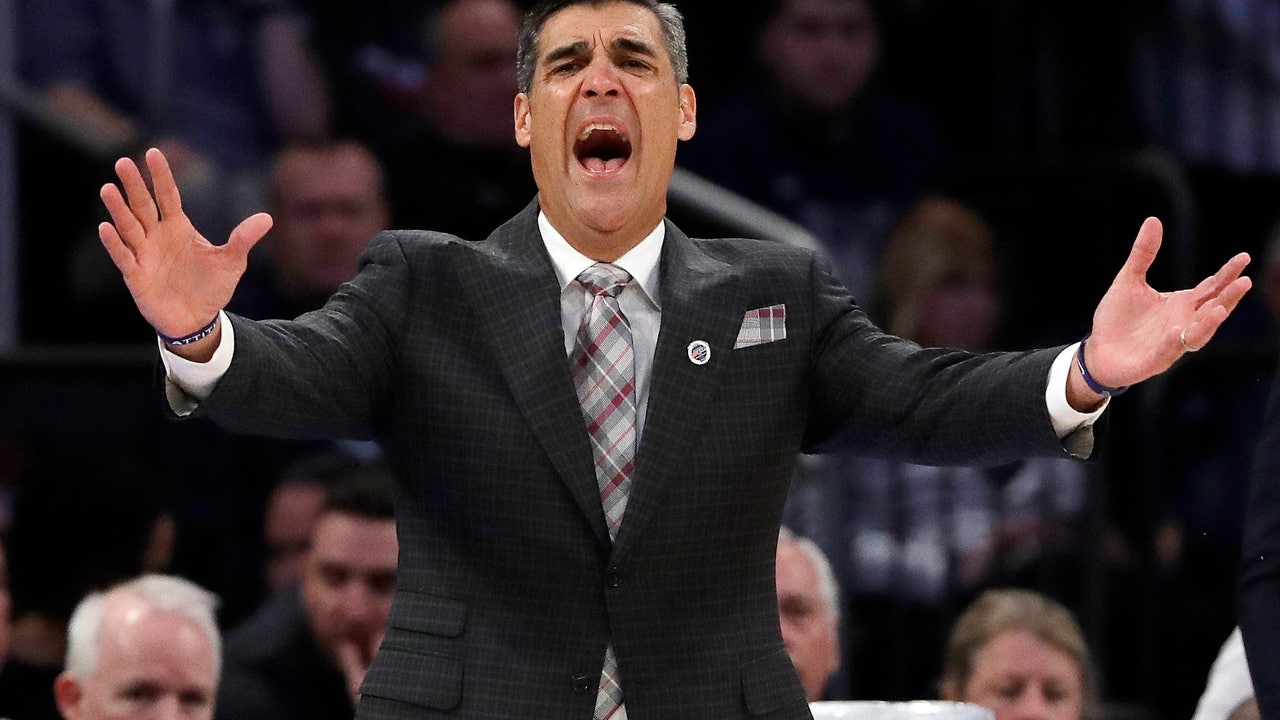 Jay Wright turning into legend in 19th season at Villanova